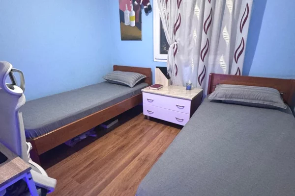 Shtepi me qera Apartament ne Tirane, 2+1, Mobilimi E mobiluar, Pagesa 900  Euro.