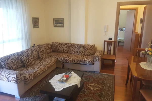 Shtepi me qera 1+1 ne Tirane - 800 Euro