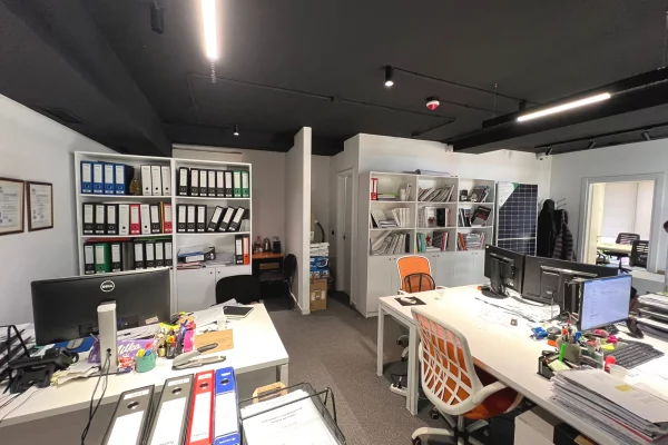 Ambient biznesi me qera 3+1 ne Tirane - 1,100 Euro