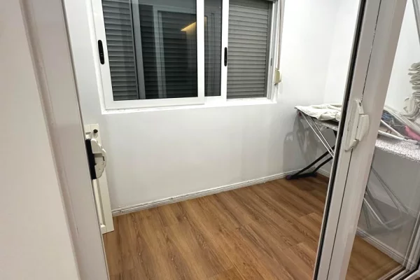 Shtepi me qera Apartament ne Tirane, 1+1, Mobilimi E mobiluar, Pagesa 500  Euro.