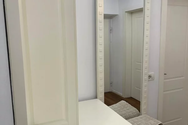 Shtepi me qera Apartament ne Tirane, 1+1, Mobilimi E mobiluar, Pagesa 500  Euro.