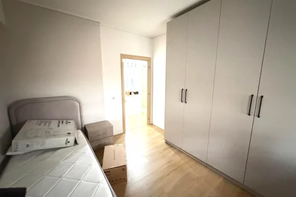 Shtepi me qera Apartament ne Tirane, 2+1, Mobilimi E mobiluar, Pagesa 700  Euro.