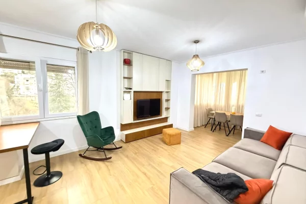 Shtepi me qera 2+1 ne Tirane - 700 Euro