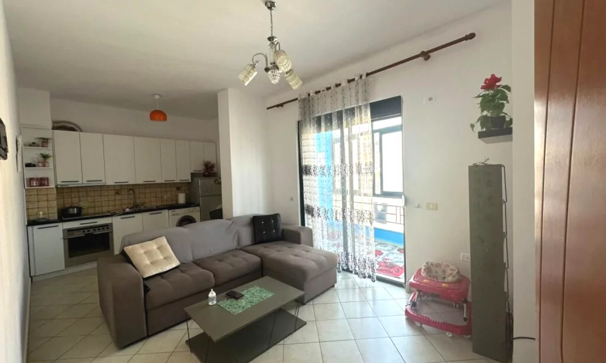 Shtepi ne shitje Apartament ne Tirane, 1+1, Mobilimi E mobiluar, Pagesa 85,000  Euro.