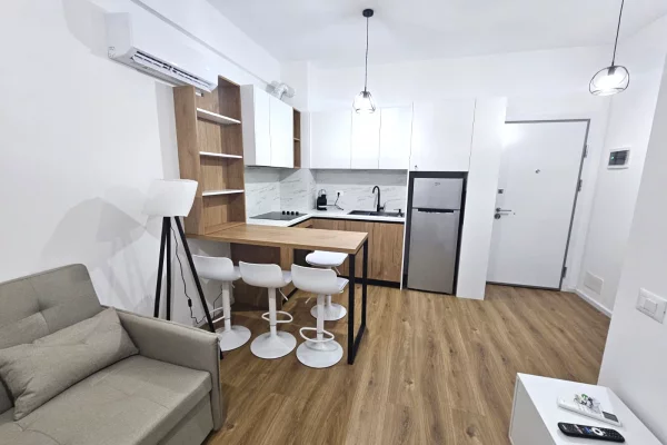 Shtepi me qera Apartament ne Tirane, 1+1, Mobilimi E mobiluar, Pagesa 43,000  Leke.