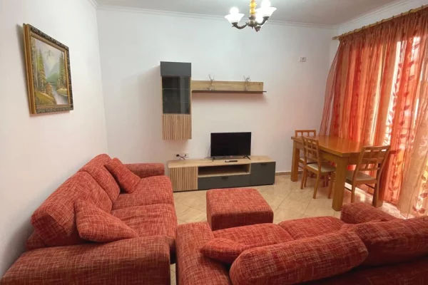 Shtepi me qera 1+1 ne Tirane - 400 Euro