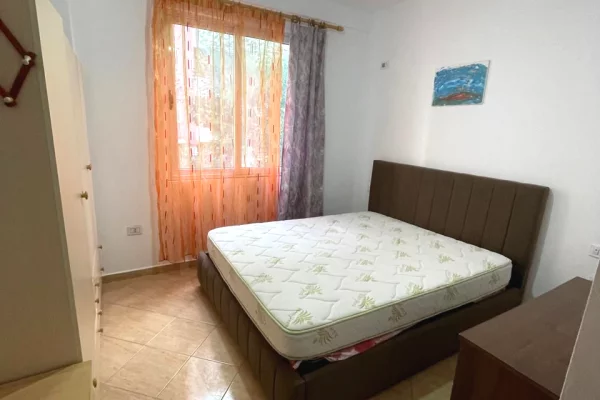 Shtepi me qera Apartament ne Tirane, 1+1, Mobilimi E mobiluar, Pagesa 400  Euro.
