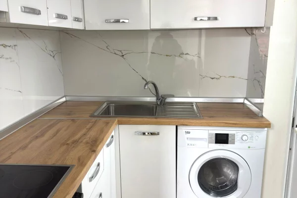 Shtepi me qera Shtepi Private ne Tirane, 1+1, Mobilimi E mobiluar, Pagesa 35,000  Leke.