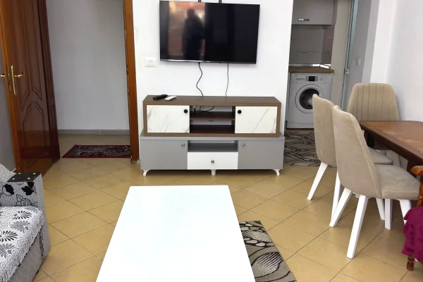 Shtepi me qera 1+1 ne Tirane - 35,000 Leke