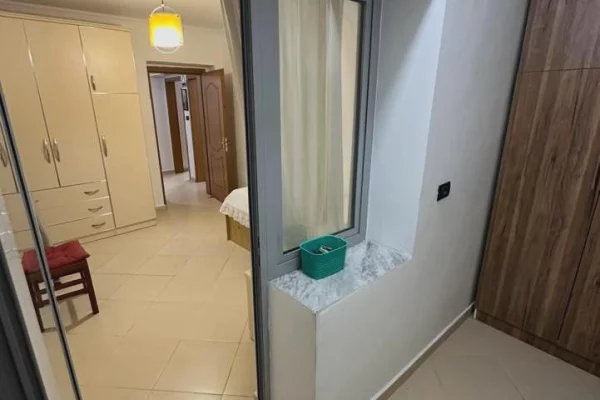 Shtepi me qera Apartament ne Tirane, 2+1, Mobilimi E mobiluar, Pagesa 50,000  Leke.