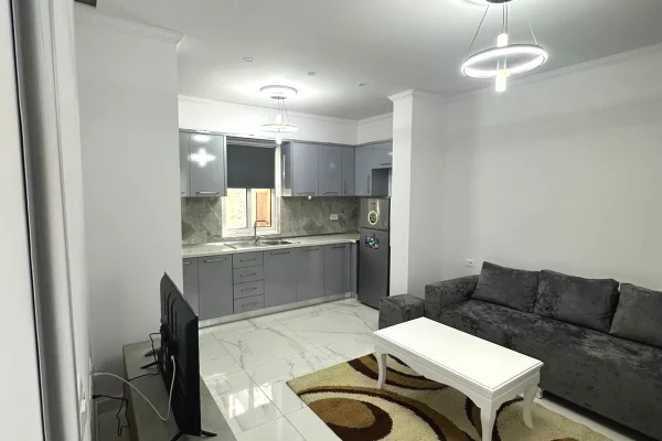 JEPET ME QIRA SHTËPI PRIVATE 2+1 – PRANË VENUE, VARRI I BAMIT