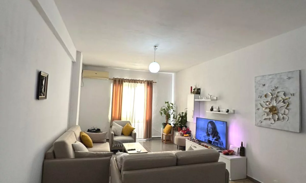 Shtepi ne shitje Apartament ne Tirane, 2+1, Mobilimi E mobiluar, Pagesa 163,000  Euro.