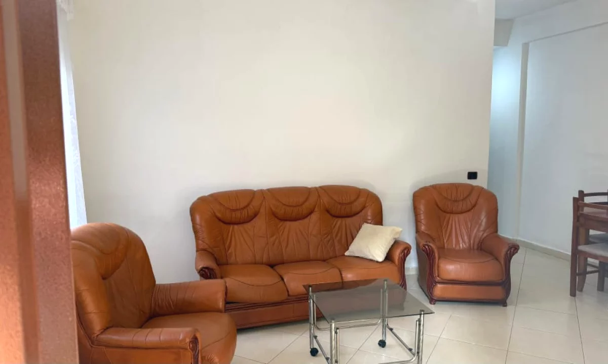 Appartamento in affitto a Tirana 1+1, Arredato
