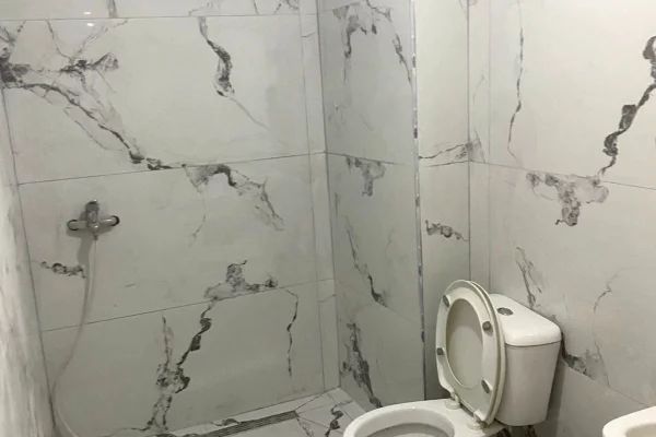 Appartamento in vendita a Tirana 2+1, SemiArredato