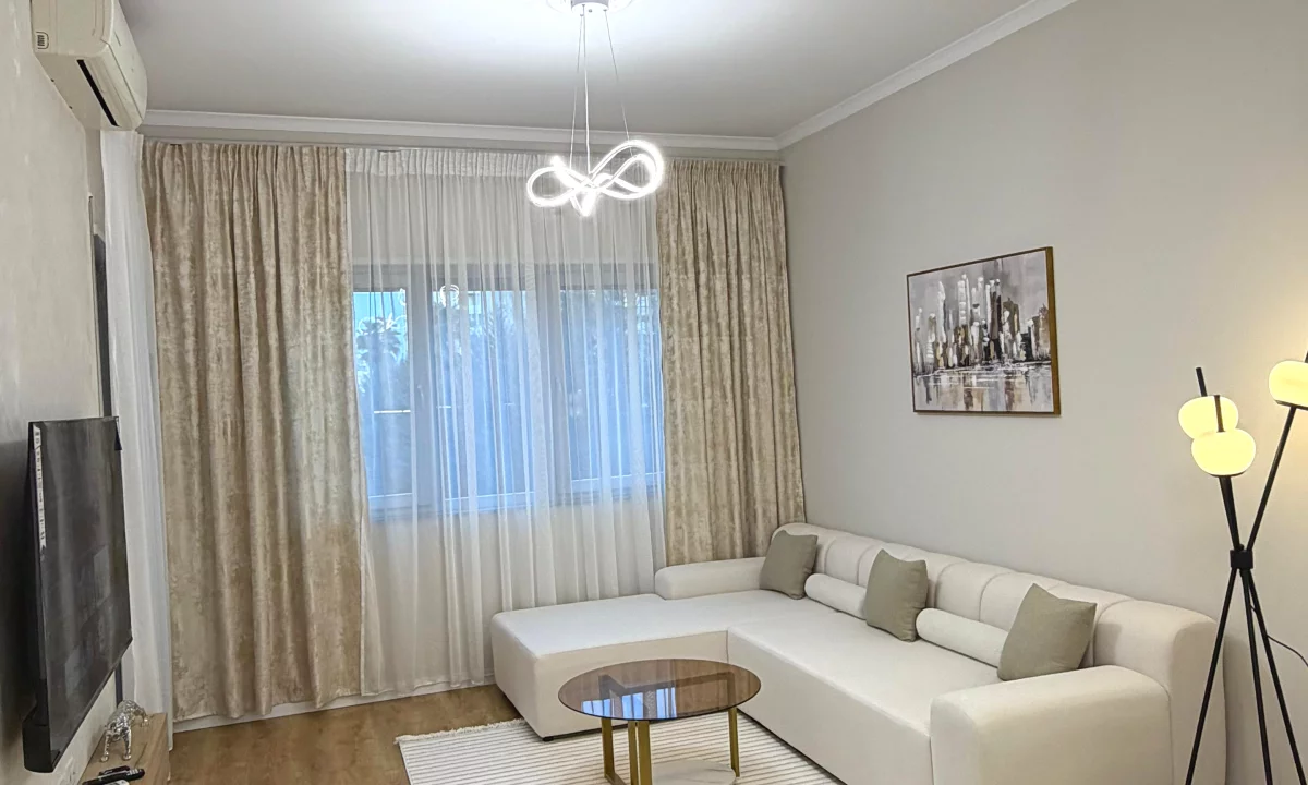 Appartamento in vendita a Tirana 2+1, Arredato