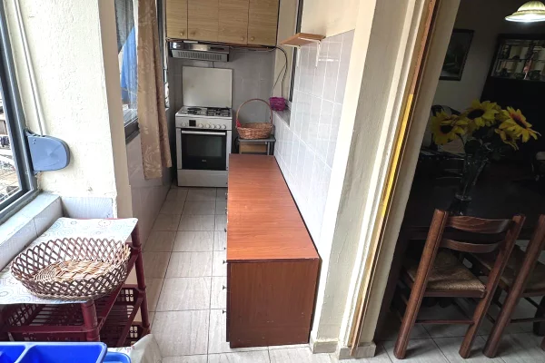 Shtepi ne shitje Apartament ne Tirane, 1+1, Mobilimi E mobiluar, Pagesa 100,000  Euro.
