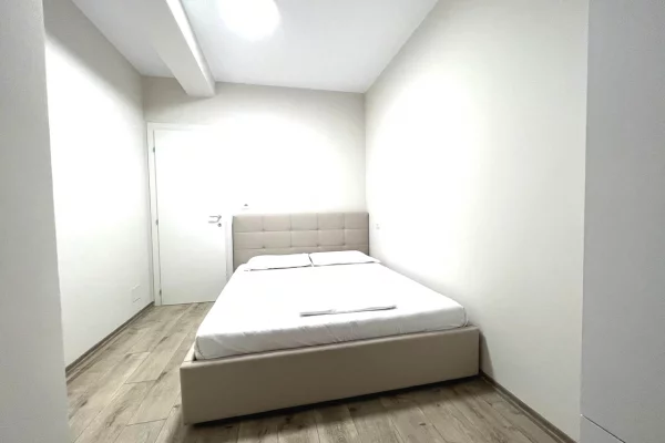 Shtepi ne shitje Apartament ne Tirane, 1+1, Mobilimi E mobiluar, Pagesa 155,000  Euro.