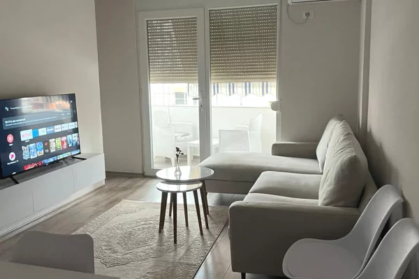 Shtepi ne shitje Apartament ne Tirane, 1+1, Mobilimi E mobiluar, Pagesa 155,000  Euro.