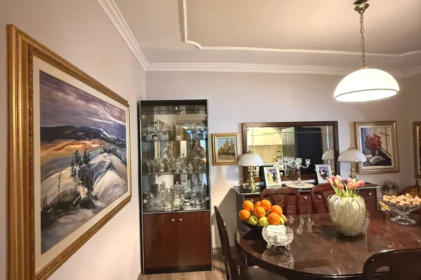 Shtepi ne shitje Apartament ne Tirane, 2+1, Mobilimi E mobiluar, Pagesa 225,000  Euro.