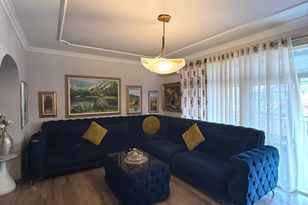 Shtepi ne shitje Apartament ne Tirane, 2+1, Mobilimi E mobiluar, Pagesa 225,000  Euro.