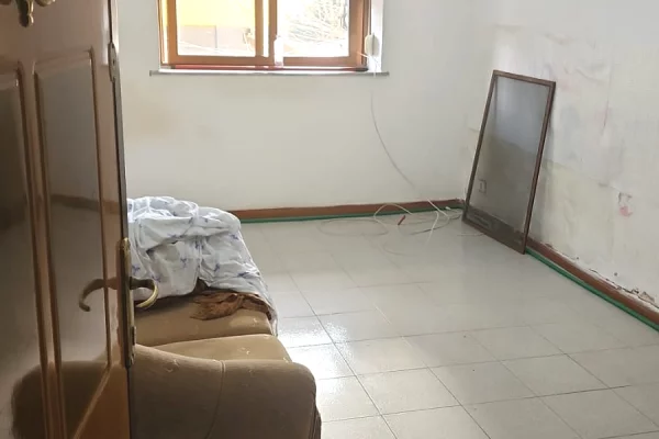 Shtepi ne shitje Apartament ne Tirane, Garsoniere, Mobilimi E mobiluar, Pagesa 73,000  Euro.