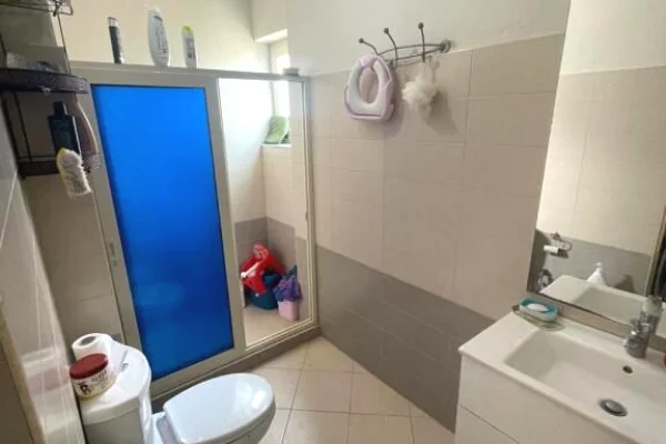 Shtepi ne shitje Apartament ne Tirane, 2+1, Mobilimi E mobiluar, Pagesa 13,000,000  Leke.