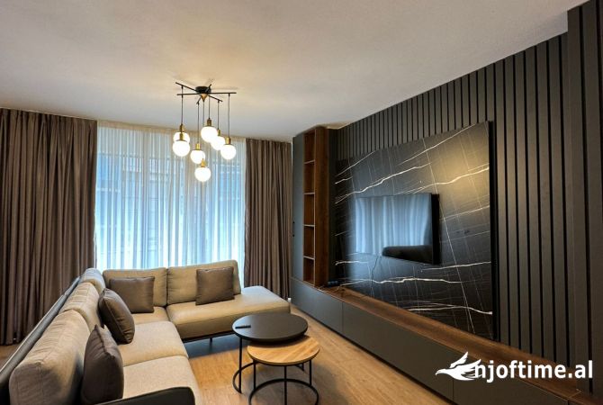 Shtepi me qera 2+1 ne Tirane - 900 Euro