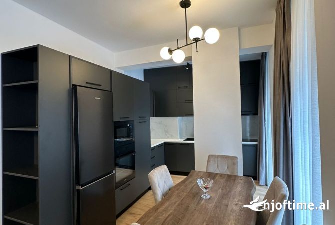 Shtepi me qera 2+1 ne Tirane - 900 Euro