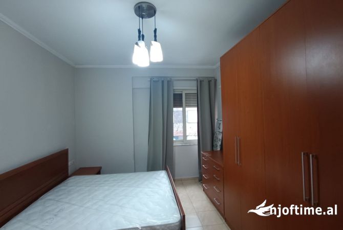 Shtepi me qera Apartament ne Tirane, 1+1, Mobilimi E mobiluar, Pagesa 550  Euro.