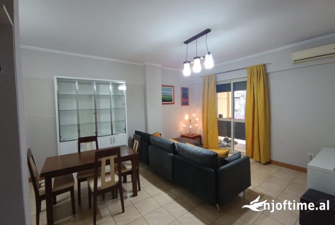 Shtepi me qera Apartament ne Tirane, 1+1, Mobilimi E mobiluar, Pagesa 550  Euro.