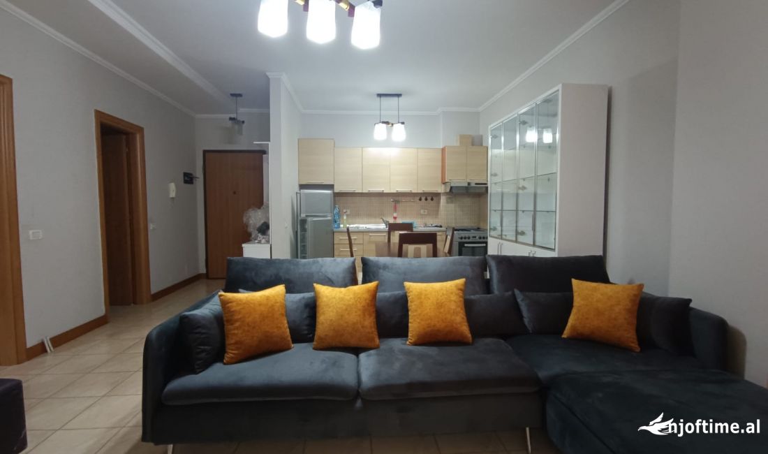 Shtepi me qera Apartament ne Tirane, 1+1, Mobilimi E mobiluar, Pagesa 550  Euro.