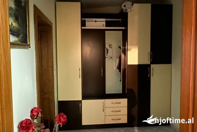 Shtepi me qera Apartament ne Tirane, 2+1, Mobilimi E mobiluar, Pagesa 55,000  Leke.