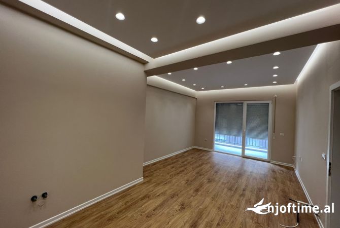 Ambient biznesi me qera 3+1 ne Tirane - 650 Euro