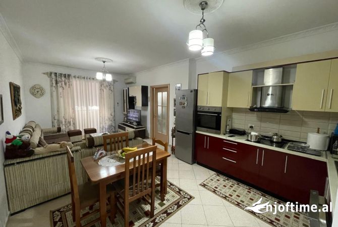Shtepi me qera 2+1 ne Tirane - 500 Euro
