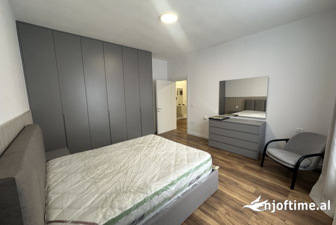 Shtepi me qera Apartament ne Tirane, 2+1, Mobilimi E mobiluar, Pagesa 800  Euro.