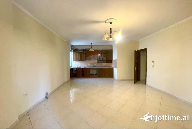 Ambient biznesi me qera 1+1 ne Tirane - 430 Euro