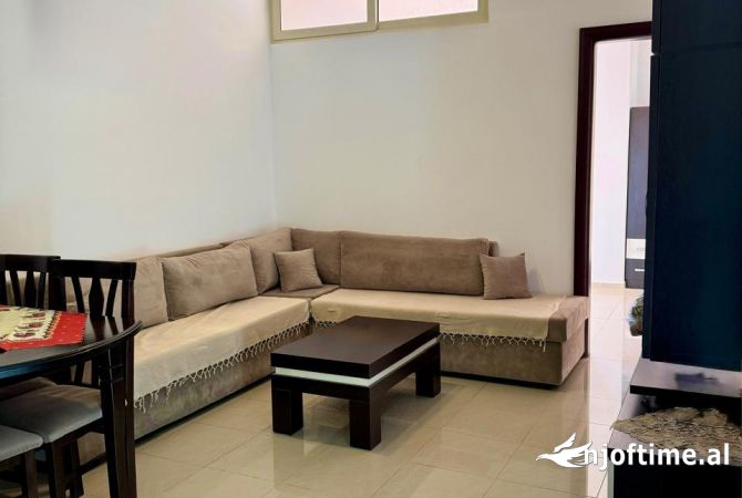 Shtepi me qera 2+1 ne Tirane - 45,000 Leke