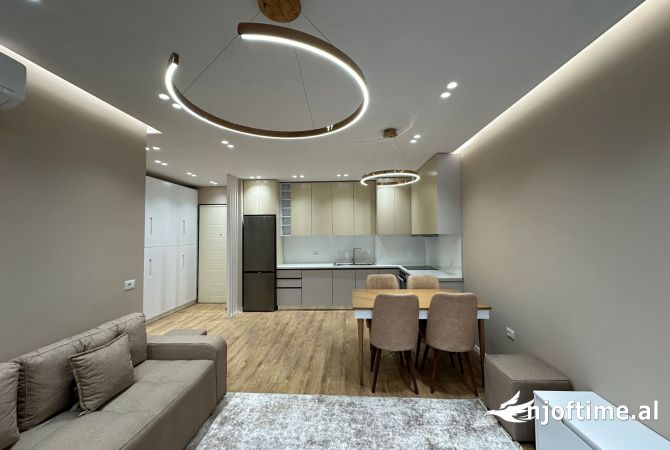 Shtepi me qera 2+1 ne Tirane - 1,200 Euro