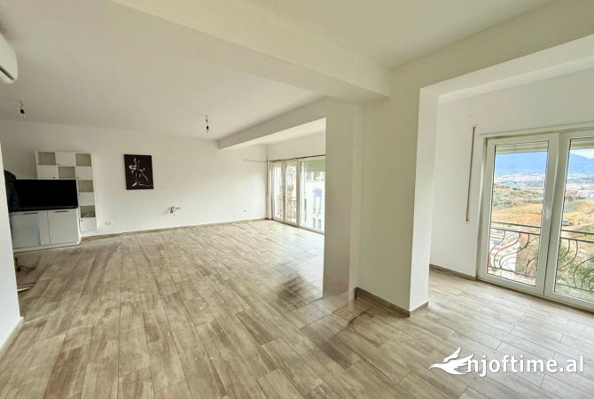 Shtepi me qera 3+1 ne Tirane - 1,200 Euro