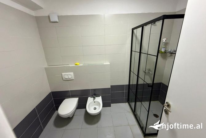 Shtepi me qera Duplex(shtepi me 2 kate) ne Tirane, 3+1, Mobilimi E mobiluar, Pagesa 1,200  Euro.