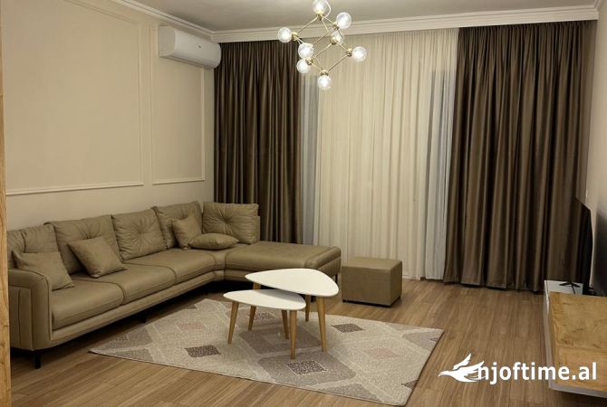 Shtepi me qera 2+1 ne Tirane - 1,200 Euro