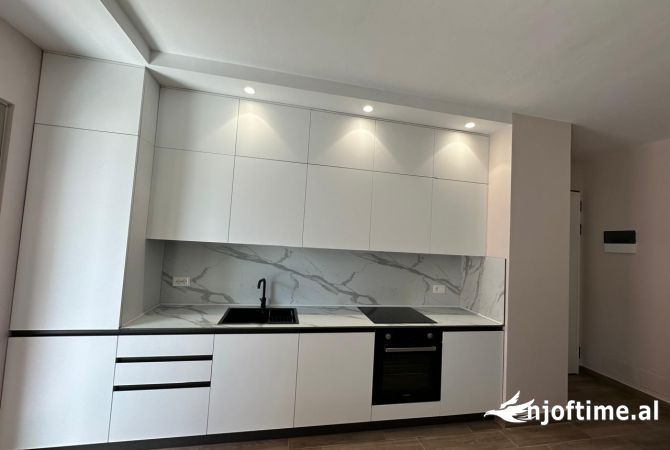 Shtepi me qera 1+1 ne Tirane - 750 Euro