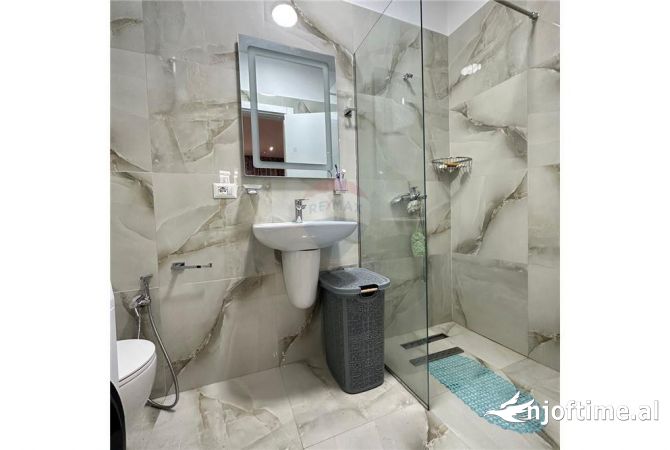 Shtepi ne shitje Apartament ne Tirane, 2+1, Mobilimi E mobiluar, Pagesa 155,000  Euro.