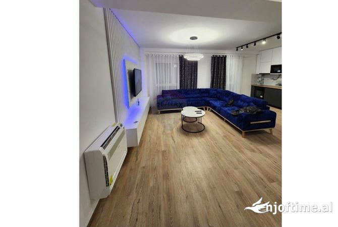Shtepi me qera 2+1 ne Tirane - 1,800 Euro