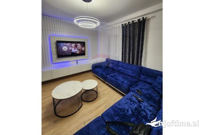 Shtepi me qera 2+1 ne Tirane - 1,800 Euro