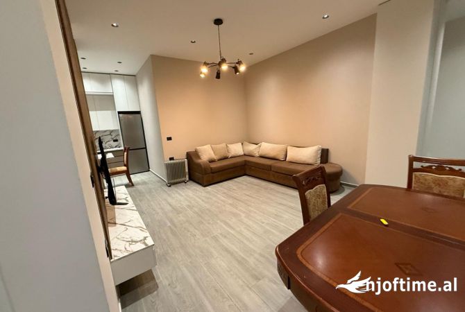 Shtepi me qera 2+1 ne Tirane - 500 Euro