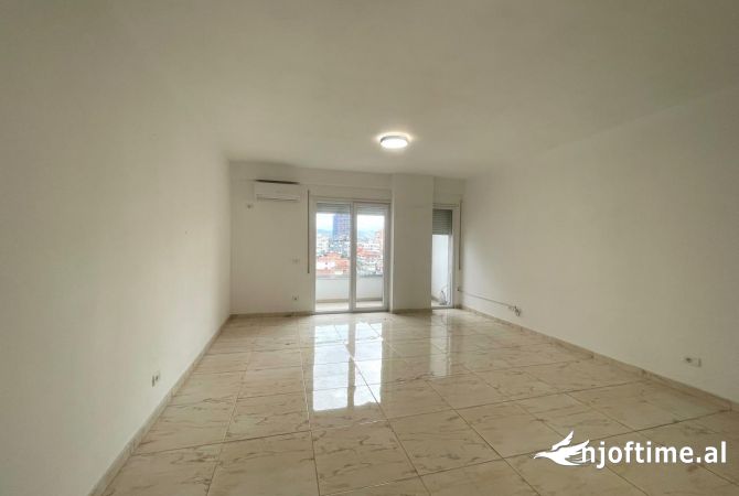 Ambient biznesi me qera 3+1 ne Tirane - 650 Euro