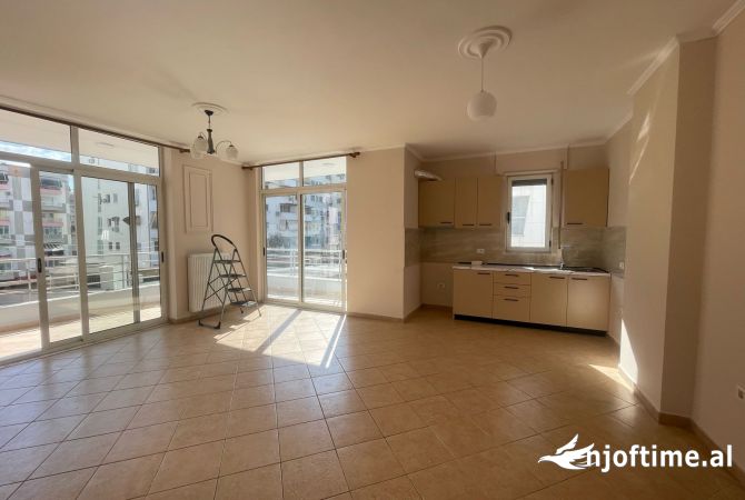 Shtepi me qera 2+1 ne Tirane - 600 Euro
