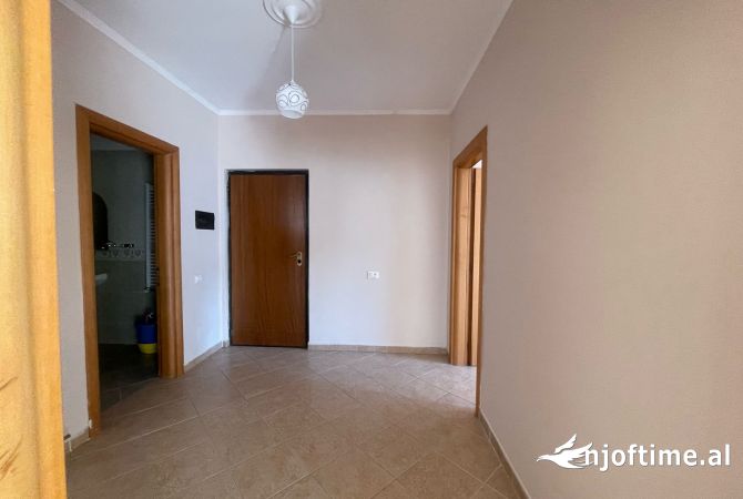 Shtepi me qera 2+1 ne Tirane - 600 Euro