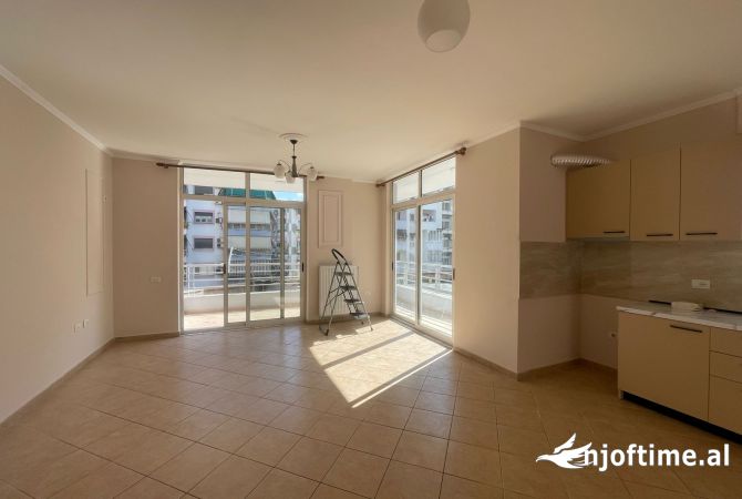 Shtepi me qera 2+1 ne Tirane - 600 Euro